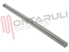 Visualizza i dettagli per PROFILO BIANCO ANTERIORE CON LATI CHIUSI 513MM. Immagine di PROFILO BIANCO ANTERIORE CON LATI CHIUSI 513MM.