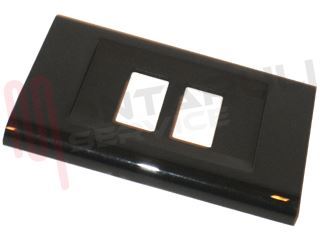 Immagine di PLACCA 2 POSTI CENTRALI ABS NERA SERIE CLICK